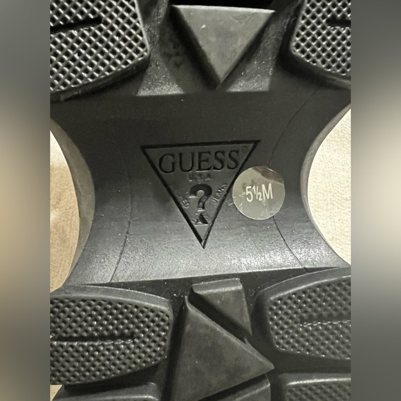 NEW Guess Busin Black & White Sneakers Chunky 2" Soles Lace Up Womens Size5.5 - Picture 6 of 9